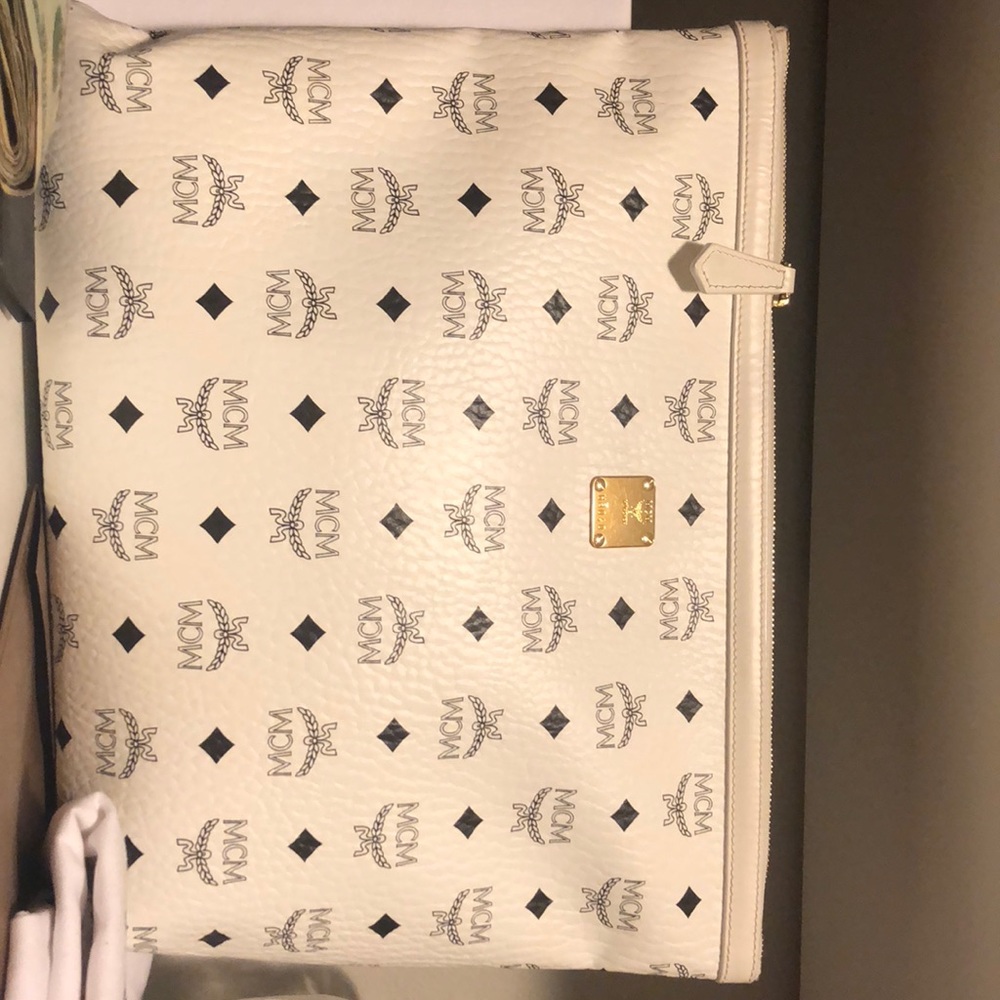 99% NEW MCM CLUTCH